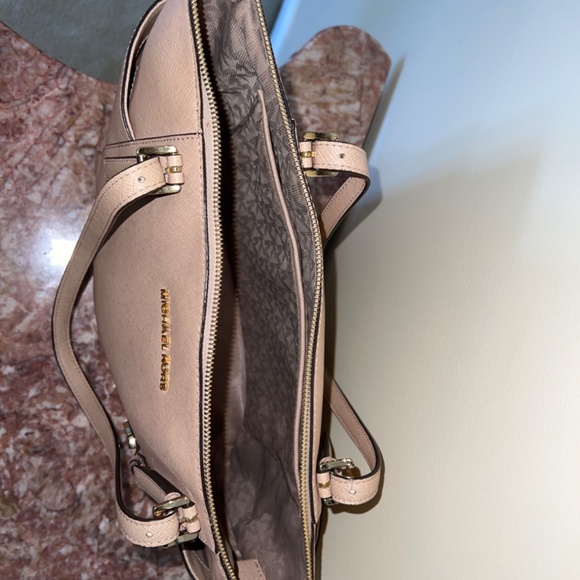Michael Kors Blush Pink Large tote - Picture 2 of 8